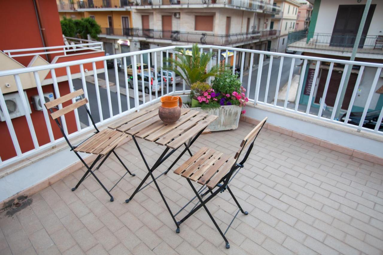 Case Degli Avi, Camere Nel Borgo Marinaro Pozzallo Exterior foto